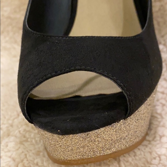 Steve Madden Operaa Wedge Pump - Picture 8 of 8